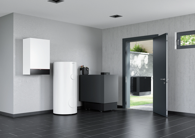 Vitocal_250-SH_Vitoladens_300-C_Hybrid_Milieu (c) Viessmann_Climate_Solutions_SE